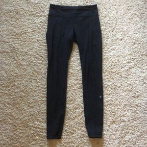 Lululemon leggings with back and side pockets